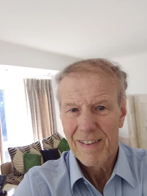 English men looking for love