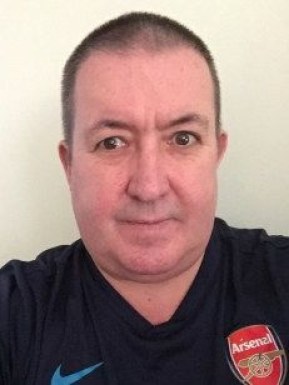 English men looking for love